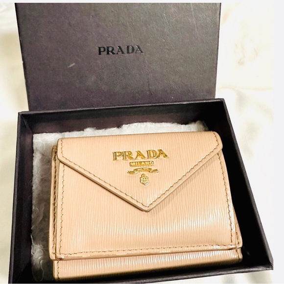 Prada Tan Micro wallet with gold hardware - Picture 5 of 8